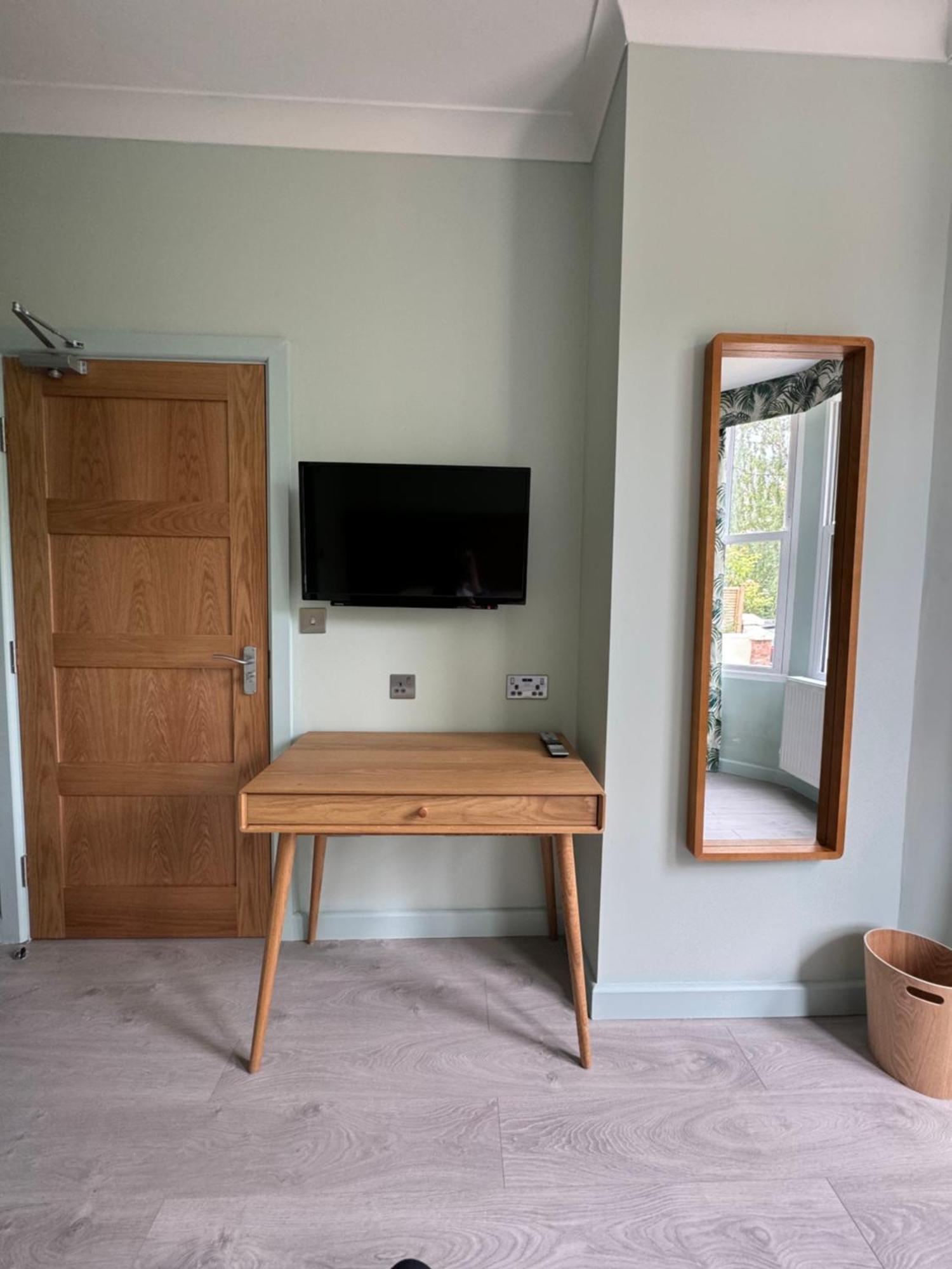 Hamilton Court Hotel Hoole 체스터 외부 사진