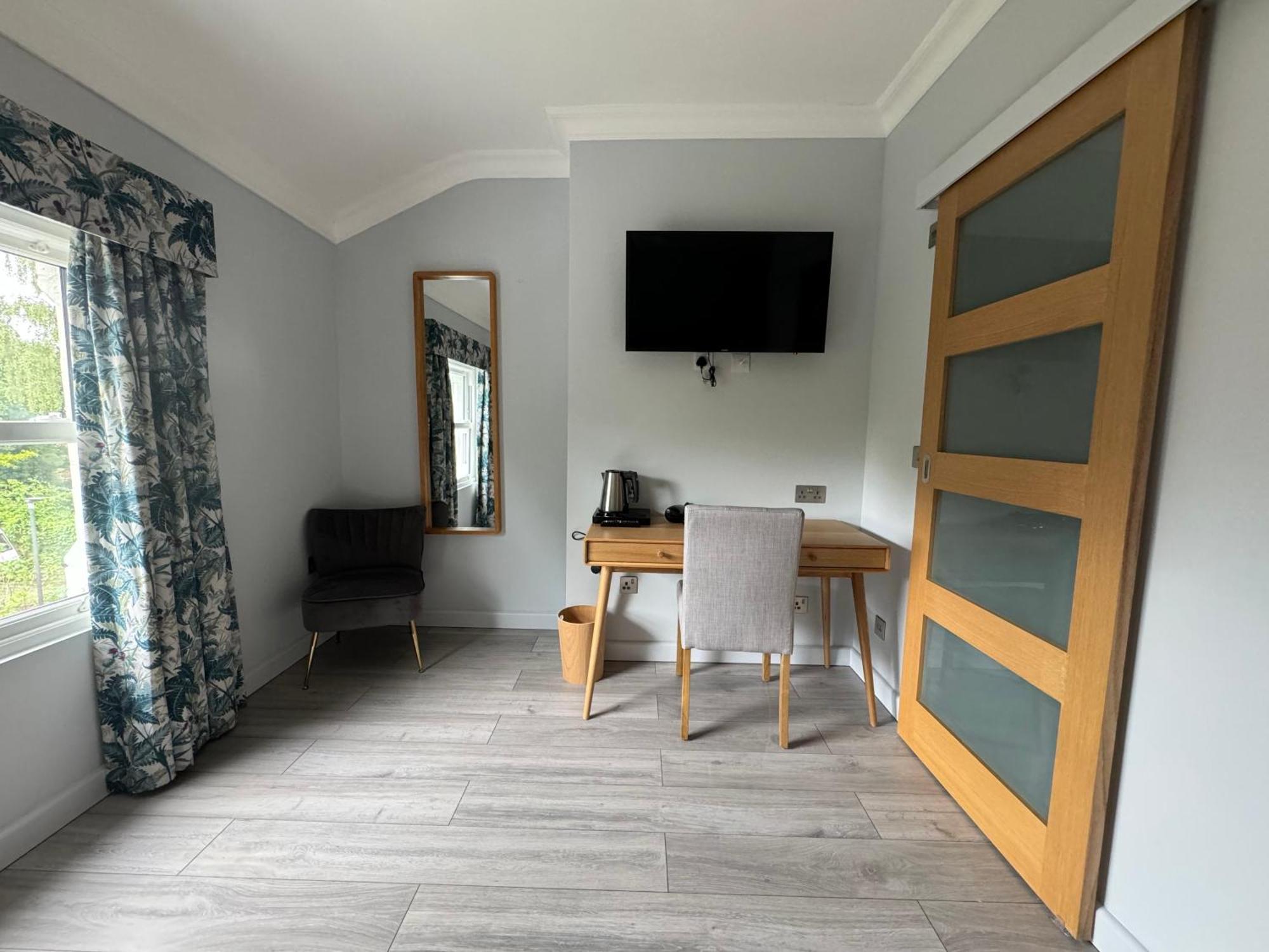 Hamilton Court Hotel Hoole 체스터 외부 사진