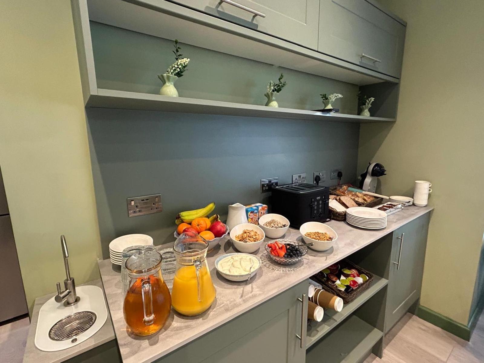 Hamilton Court Hotel Hoole 체스터 외부 사진