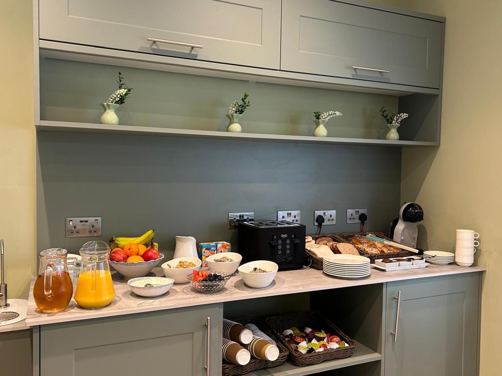Hamilton Court Hotel Hoole 체스터 외부 사진